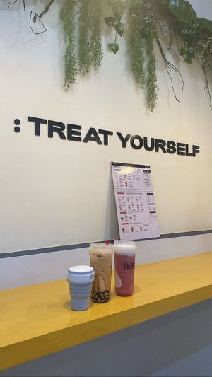  vegan sea salt americano, non-vegan thai milktea, vegan peach pulpy  at 11:11 - Don Antonio in Quezon City