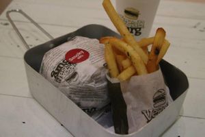 Crunchy chips at Veganburg - Marina Bay in Central Singapore