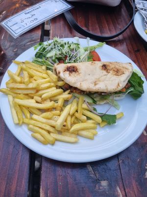 Falafel Flatbread - (ve)
Filed with salad, Wuacamole served with fries, salad
garnish and Vegan garlic mayo. at The Mason's Arms in Bury St Edmunds