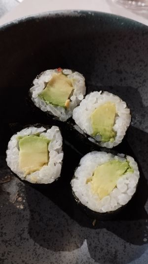 Makis d'alvocat at Hanaki in Salou