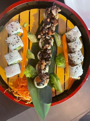 El Cucu roll in the middle; Green Giant Roll on the outside at MamaSushi in Hollywood