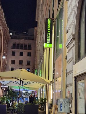 Main restaurant entrance at Fresco & Cimmino in Milan