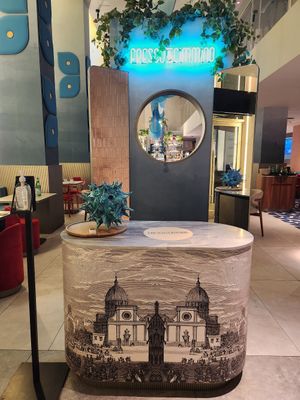 Inside of restaurant at Fresco & Cimmino in Milan