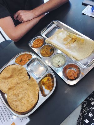 Poori Set and Masala Dosa at Balaji Dosai in Kandy