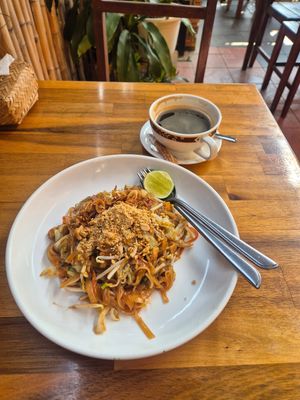 Tofu Pad Lao and hot Americano at Véla in Vang Vieng