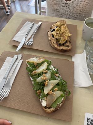 Tostada de pera y de huevo y plátano   at La Aldea Cafe Bar in Conil De La Frontera