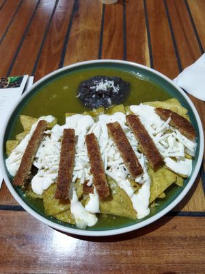 Chilaquiles con milanesa at Santa Foodies in Mexico City