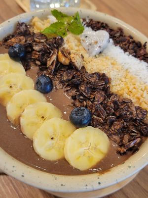 Cacao smoothie bowl at Kia Ora Café in Koh Phangan