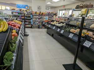 ok looking produce selection at Gooseberries in Grants Pass