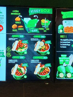 Choice of veggy boxes and salads at VeganLand in Neu-ulm