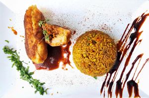 Batata recheada
.
Recheio de legumes e proteína de soja envolvido em puré de batata condimentado. at Simbiose in Lisbon