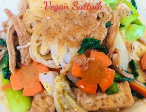 Phở áp chảo-Crispy pan fried Pho at Vegan Sattvik in Mui Ne