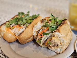 Banmi  at Salon de Vegan in Seoul