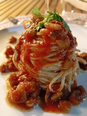 Spaghetti with eggplant sauce at Home Restaurant da Susanna in Teramo