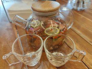 tea pot mixed fruits at Botanic Coffee in Batam