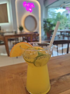 sunkist squash at Botanic Coffee in Batam