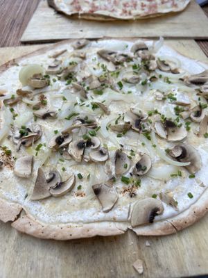 Tarte flambée vegan  at Brasserie de la Lanterne in Strasbourg