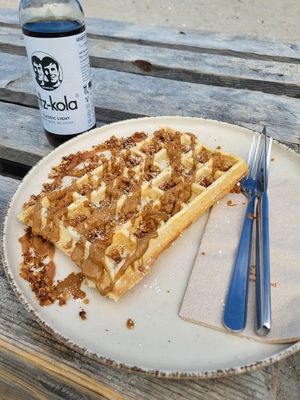 Waffel mit Lotuscreme🫶 at Flunderbar in Hohwacht