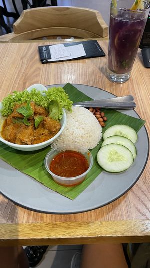 Meatless NLemak Rendang and iced lemon tea  at Kakatoo - Sungei Wang Plaza in Kuala Lumpur