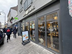 outside  at Katzentempel in Cologne