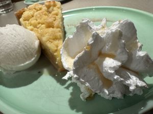 apple crumble  at Katzentempel in Cologne