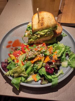 Güggeli Sandwich 💚💚❤️💚❤️❤️ at Katzentempel in Cologne