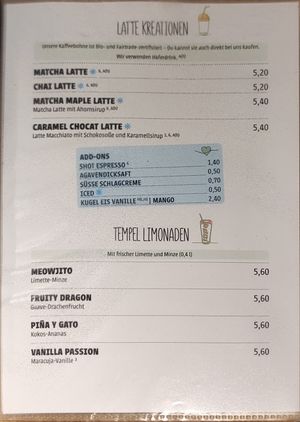 Lattes and Lemonades at Katzentempel in Cologne