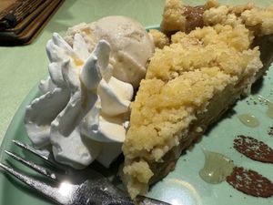 apple crumble  at Katzentempel in Cologne