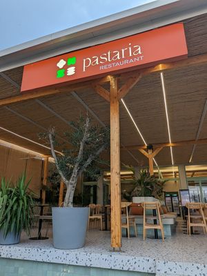 View of restaurant from the street at La Pastaria in Himare