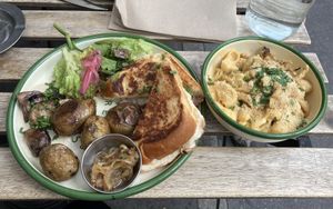 Croque monsieur and sweet chicky mac n cheesee  at Aujourd'hui Demain Concept Store in Paris