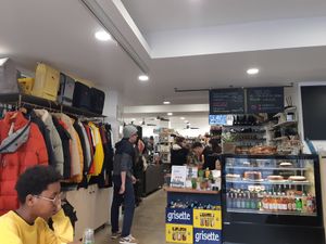 Entre resto et magasin at Aujourd'hui Demain Concept Store in Paris