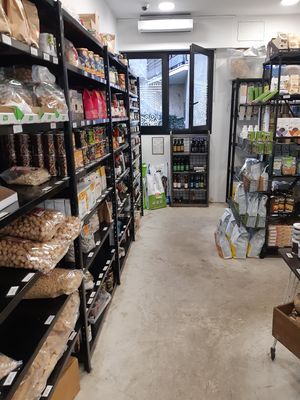 Magasin (bouffe sèche) at Aujourd'hui Demain Concept Store in Paris