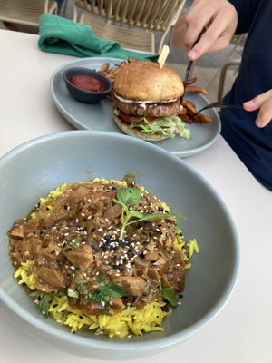 Pad kra pao en burger  at The Green Garden in Salzburg