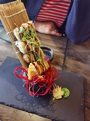 Crunchy-Avocado-Sushi für 6,80 at Golden Ginkgo  in Berlin