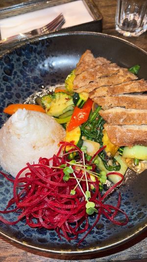 Spicy „Ente“ 🦆  at Golden Ginkgo  in Berlin