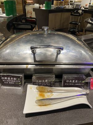 More options  at TPE - EVA Air's VIP Lounge - T2 in Taoyuan