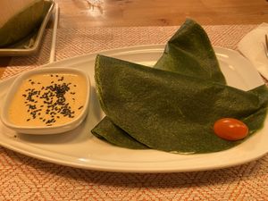 Raw wraps with peanut sauce at Atsumi Raw Cafe in Phuket