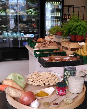 1 bag - 1 meal - 1 recipe - 4 servings: curry with cabbage carpaccio. Everything you need to make an easy vegan, organic, gluten-free meal.  at Kolibri in Soenderborg