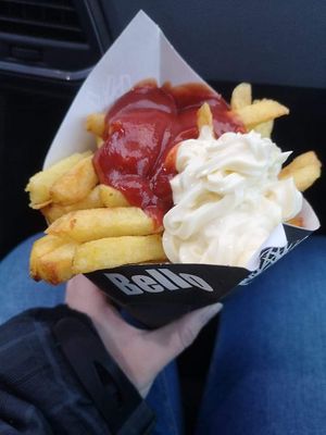 Pommes Ketchup Mayo at Bello in Bergen