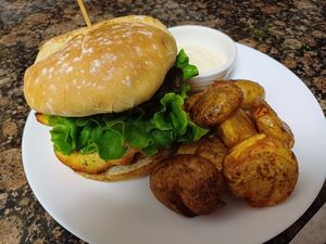 Hamburguesas de champiñones at Danny Café Bar in Palas De Rei