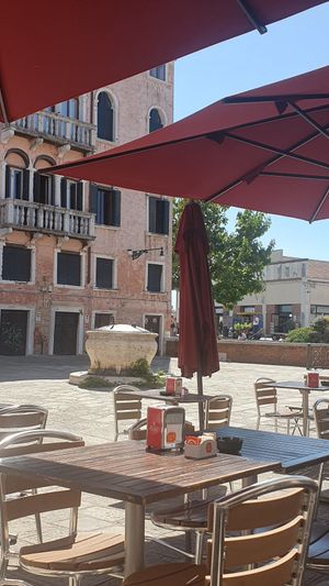 Lovely outdoor terrace very near to the ferry boat departure point at Terminal 2  in Venice
