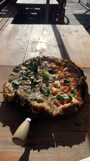 Half vegan Semills/half vegetarian norteña  at El Bahiano Pizza Bar in Caldera