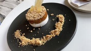 Apple crumble  at Gusto Creciente  in Lima