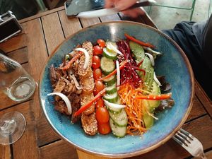 Avocado bowl with tempeh & meaty mushrooms 😋😋 at Firefly in Pai