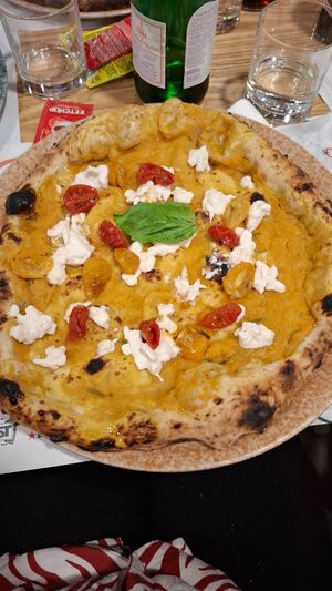 Pizza "dal nostro orto" at Sunrise Pizza in Caserta