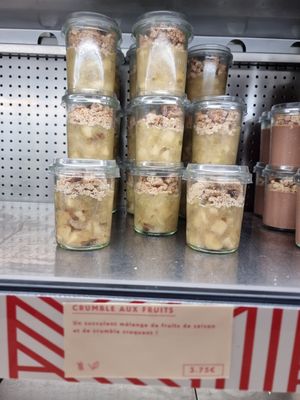 Apple compote with crumble (vegan) at Vivotto Arles in Arles