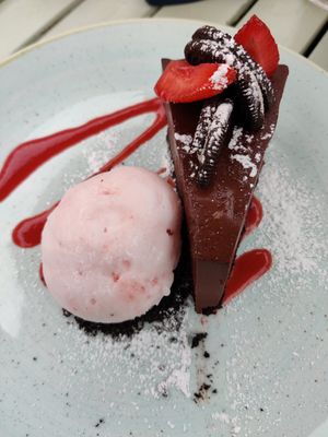 Oreo Cheesecake at The Red Lion Horsell in Woking