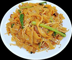 Vegan Beef Chow Fun at Cisu Vegan House in Hanover