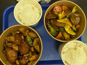 Vegan drumsticks and vegan beef at Cisu Vegan House in Hanover