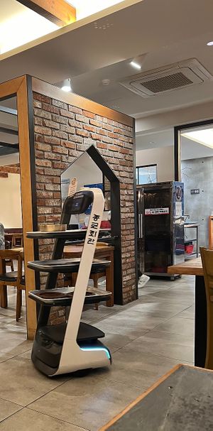 Robots are serving 😄  at 45 Year Old Traditional Bibimbap Jongno Hall - 45년전통비빔밥 종로회관 in Jeonju
